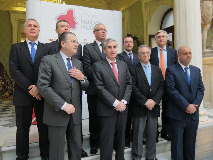 El diputado nacional del PSOE, Ramón Jáuregui en el Foro Nueva Murcia