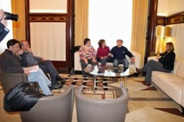 Promotores de la ILP para una renta ciudadana en el Parlament