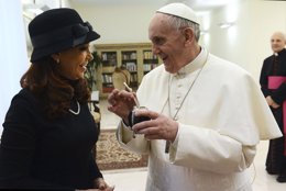 El Papa Francisco toma mate con Cristina Fernandez