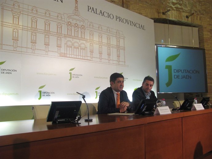 Entrega de subvenciones a ayuntamientos de Jaén para equipos informáticos
