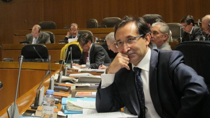 José Luis Saz este jueves en el pleno de las Cortes de Aragón