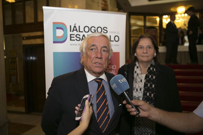 Carlos Espinosa de Los Monteros