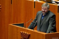 IU retira en la Asamblea una propuesta para incluir 'Valores éticos' en la enseñanza para alcanzar un mayor "consenso"