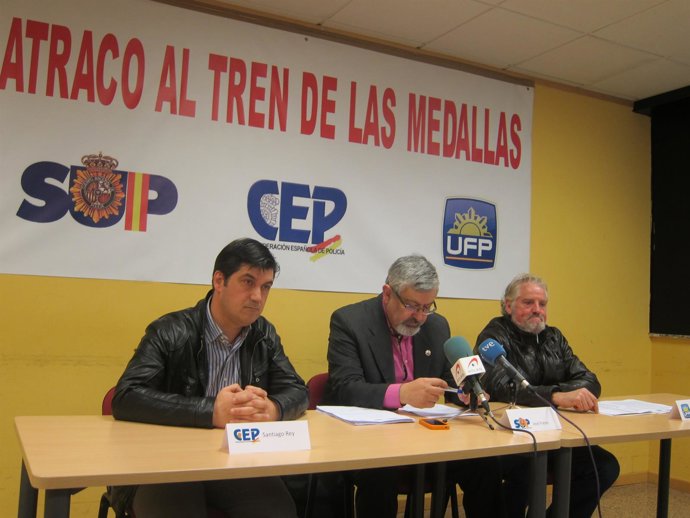 Los representantes de los sindicatos policiales en rueda de prensa