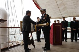 El 'Juan Sebastián de Elcano', alcalde honorífico de San Fernando