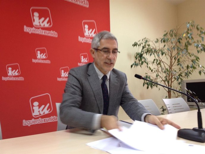 Gaspar Llamazares en rueda de prensa