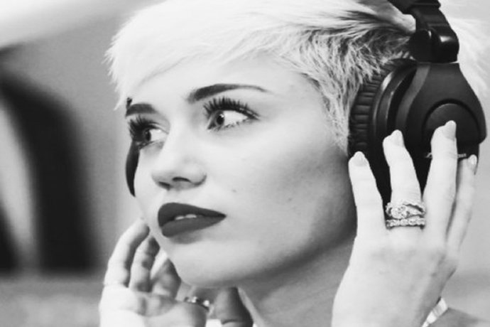 Nueva pareja a la vista de Miley cyrus