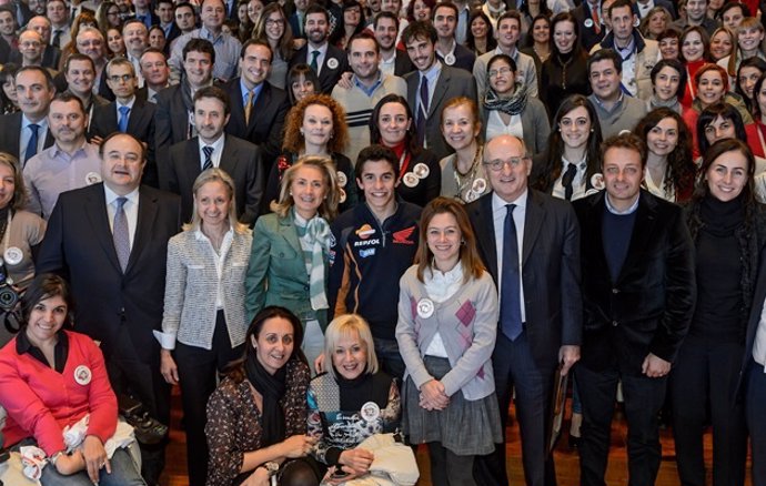 Márquez recibe la felicitación "orgullosa" de Brufau y 30 trabajadores de Repsol