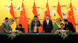El presidente de Bolivia, Evo Morales, y homólogo chino Xi Jinping.