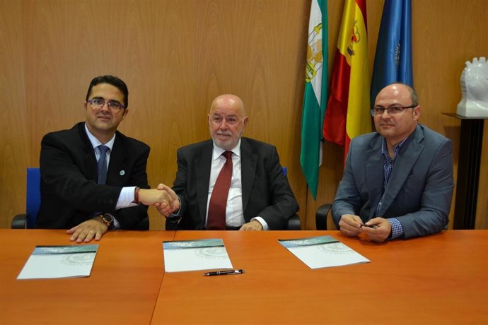 Firma de un convenio entre la UAL y Feder 