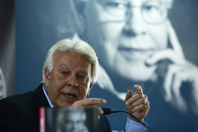 Felipe González presenta su libro 'En busca de respuestas'