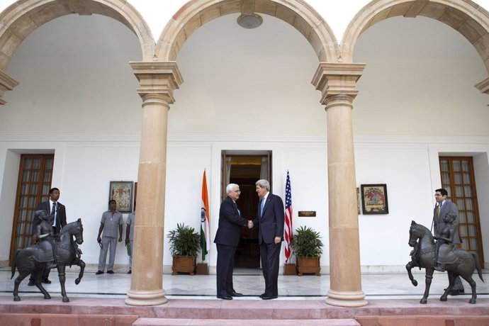 Kerry  Con El Ministro De Exteriores Indio Salman  Khurshid