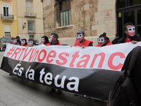 Trabajadores vuelven a concentrarse ante el Palau de la Generalitat y exigen "respuestas" sobre su futuro laboral