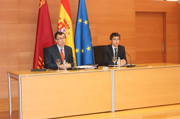 Ballesta y Cruz en rueda de prensa en Palacio de San Esteban