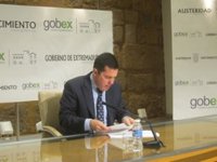 Extremadura entiende como "una auténtica locura" convocar oposiciones en Secundaria en un entorno de CCAA sin plazas