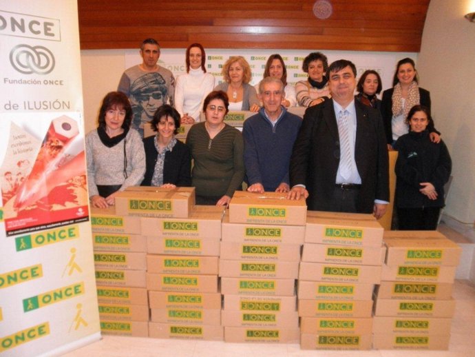 Recogida de alimentos de la ONCE para Cruz Roja