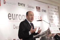 Rubalcaba defiende la honestidad de Griñán y Chaves, igual que defendió la de Blanco