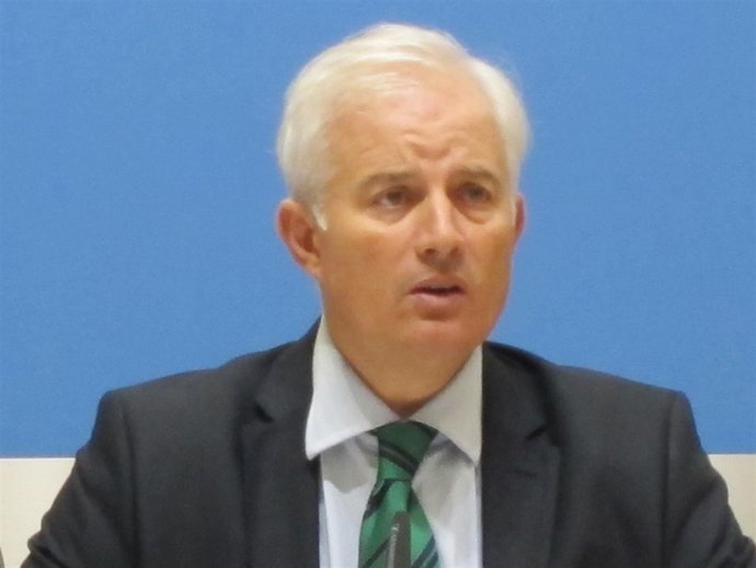 El portavoz del grupo municipal del PP, Eloy Suárez