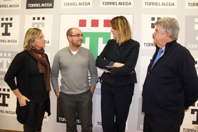 Presentación del programa 'Ni un mayor solo en Navidad'