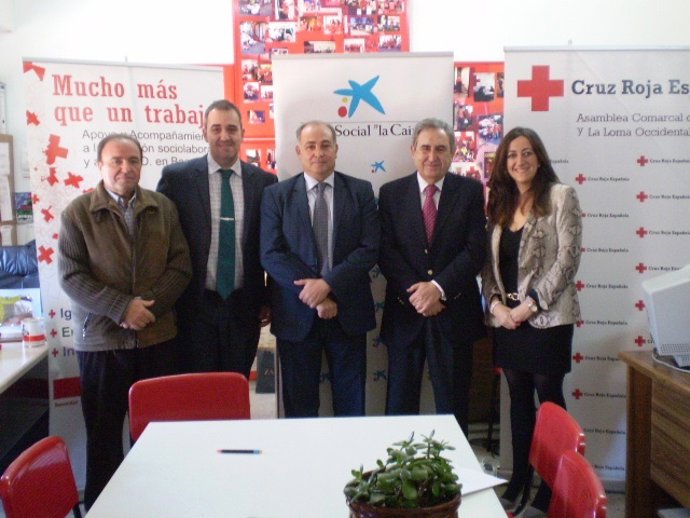 Concesión de ayuda de La Caixa a Cruz Roja