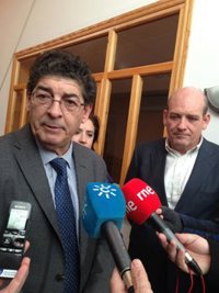 La Junta estudia si hay "base suficiente" para recurrir la reforma de la Ley del Aborto