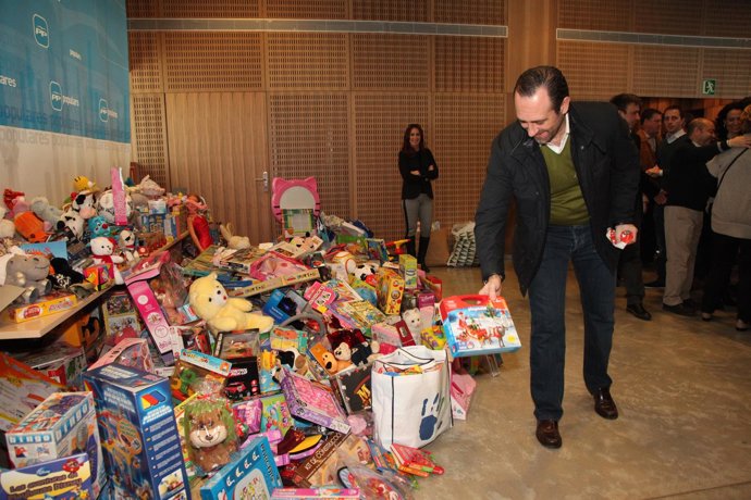 Bauzá en el brindis solidario