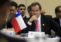 Allamand critica el "culto" del Gobierno a Piñera
