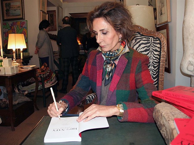 Nati Abascal firma de libros 