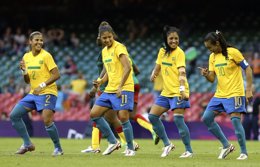 Jugadores de la Selección femenina de fútbol de Brasil (2012).