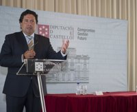 La Diputación subraya que el aeropuerto de Castellón "tiene mucho futuro" con el nuevo modelo de gestión