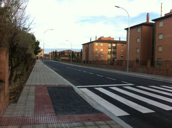 Calle Joaquín Roig de Huesca reurbanizada