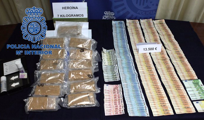 Heroína y dinero incautado en operación antidroga