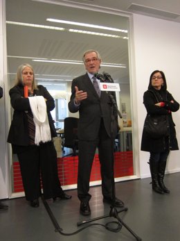 Maite Fandos, Xavier Trias y Àngels Canals en el Centro de S.Sociales Poble Sec