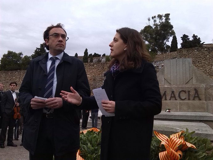 J.Rull (CDC) y M.Pascal (JNC) en la ofrenda a Macià