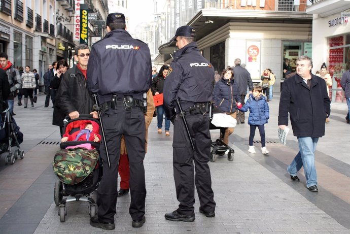 Policía Nacional refuerza la seguridad en las aglomeraciones navideñas