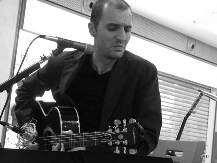 Carlos Onís, músico