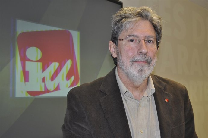 El coordinador de IU. Aragón, Adolfo Barrrena