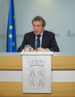 El consejero de la Presidencia y portavoz, José Antonio de Santiago Juárez