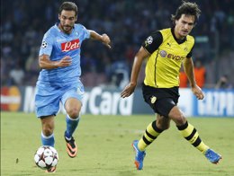 Higuain y Hummels