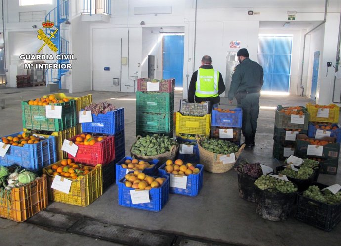 La Guardia Civil interviene más de una tonelada de productos hortofrutícolas 