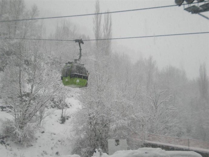 Nieva en la estación de Aramón Panticosa