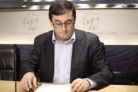 IU pide a Montoro "dejarse de 'montoradas' y explicar de una vez en el Congreso su reforma fiscal