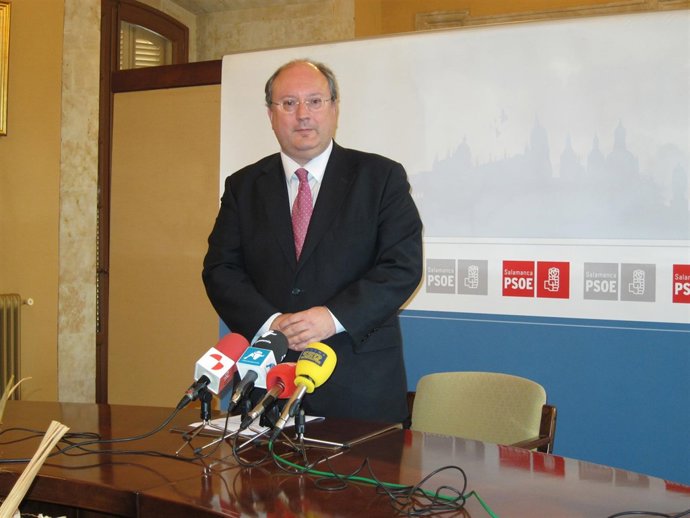 Cabero antes de la rueda de prensa