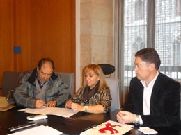 Carrasco (C), el vicepresidente de Diputación (D) y miebro de Fund. Gitana (I)