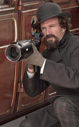 Ralph Fiennes dirige y protagoniza The Invisible Woman