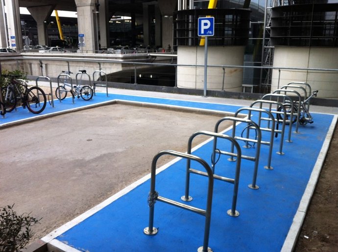 Aparcamientos para bicicletas en aeropuerto Barajas