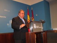 Tirado dice que la mayoría de provincias serán impares y ve conveniente que las diputaciones también reduzcan diputados