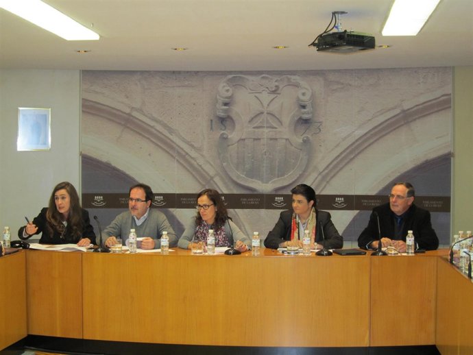Concepción Arruga en el Parlamento de La Rioja