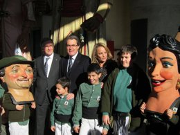 El alcalde X.Trias, el pte A.Mas y su esposa H.Rakosnik