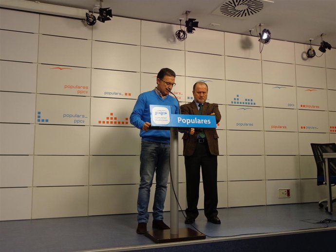 Font de Mora, junto a Castellano, en rueda de prensa